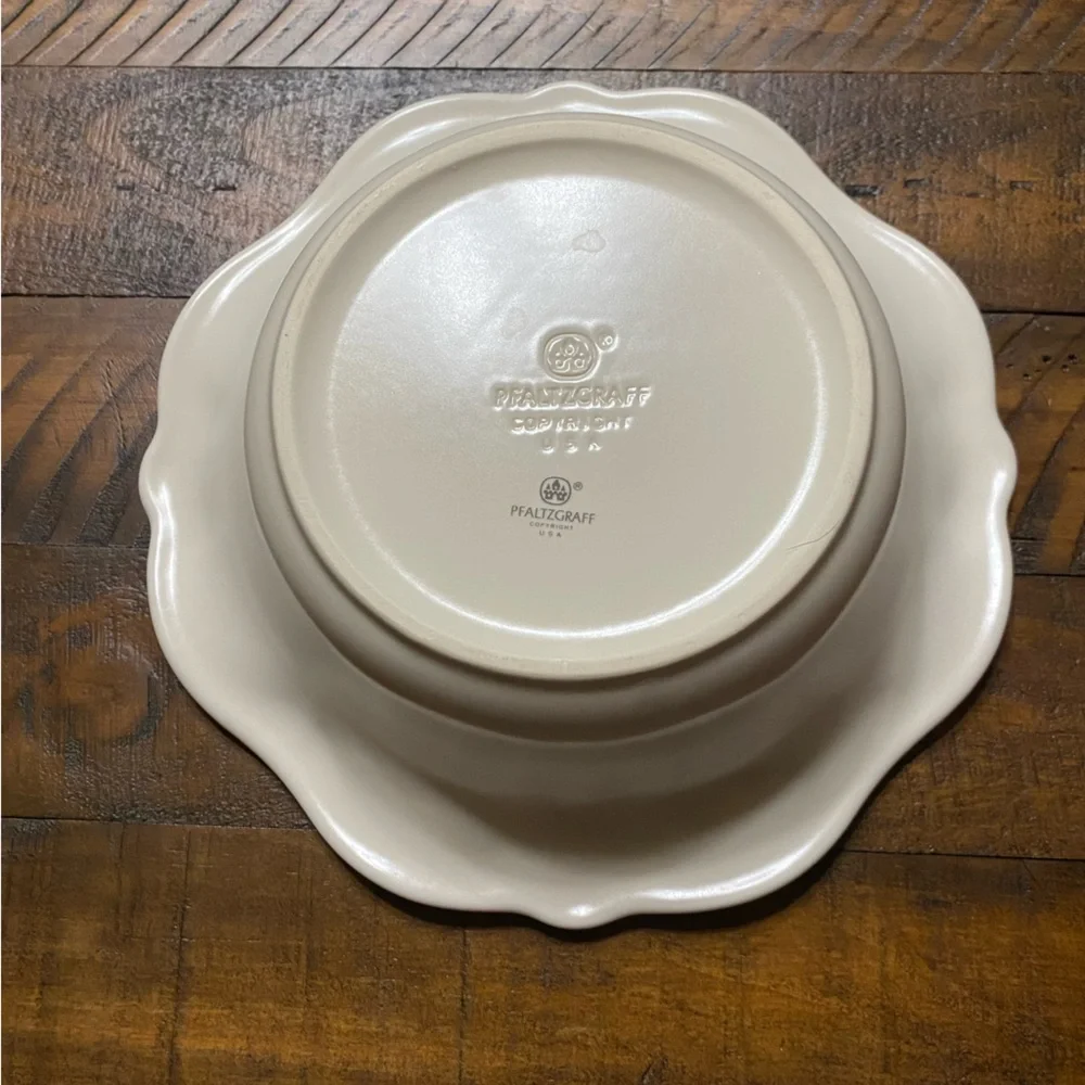 Vintage Pfaltzgraff Tea Rose Ruffled Scalloped Rim Vegetable Serving Bowl